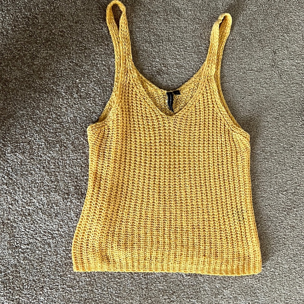 Moon and Madison yellow/gold size medium tank top